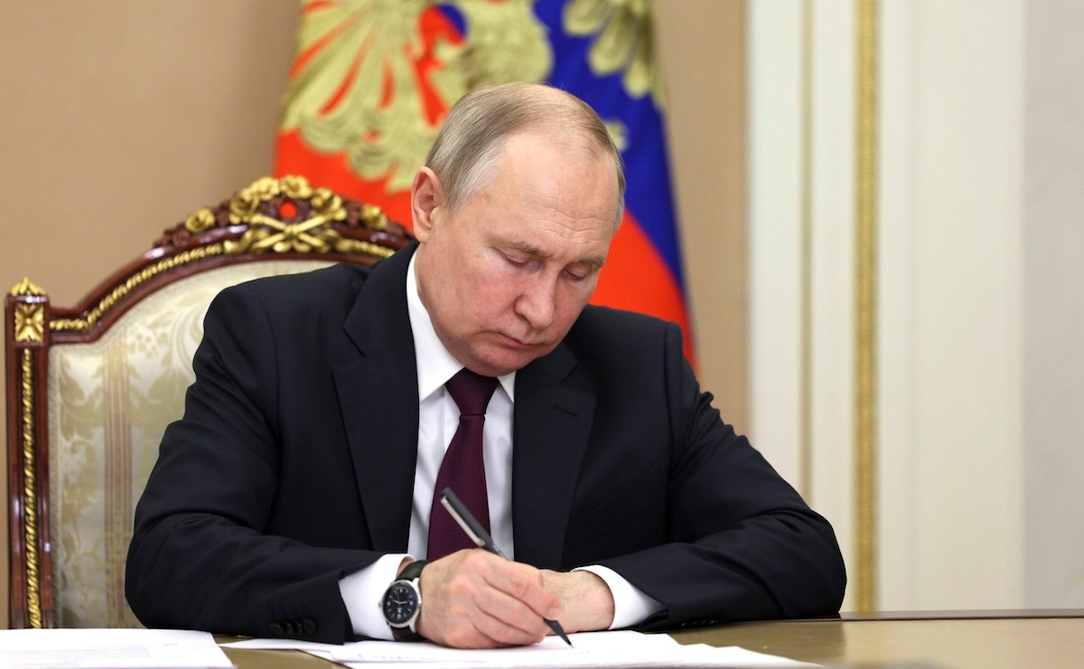 Списание просроченных кредитов для участников СВО: условия и нюансы нового закона